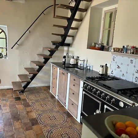 Spiti Espede فيلة