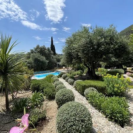 Spiti Espede * Ágios Márkos